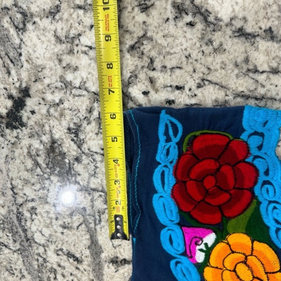 Women’s Huipil Mexican Embroidered Blouse Top Size Small - Picture 8 of 12